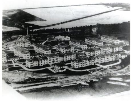 1929:El hospital Valdecilla a la orilla del mar