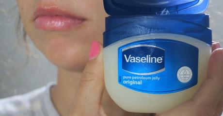 Vaseline, el producto de los mil usos que necesitas en tu vida.