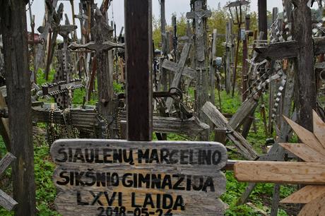 CRÓNICAS BÁLTICAS: COLINA DE LAS CRUCES (DIÓGENES ESTUVO AQUÍ)