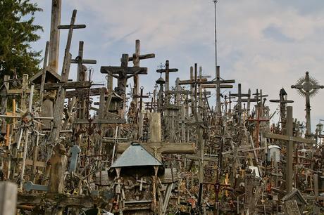 CRÓNICAS BÁLTICAS: COLINA DE LAS CRUCES (DIÓGENES ESTUVO AQUÍ)