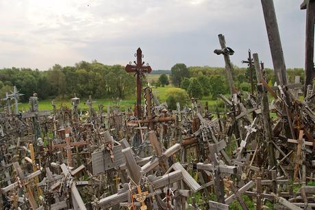 CRÓNICAS BÁLTICAS: COLINA DE LAS CRUCES (DIÓGENES ESTUVO AQUÍ)