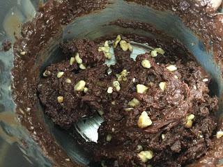 TURRÓN DE CHOCOLATE CON NUECES  EN THERMOMIX Y TRADICIONAL