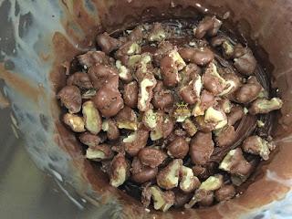 TURRÓN DE CHOCOLATE CON NUECES EN THERMOMIX Y TRADICIONAL TURRÓN DE CHOCOLATE CON NUECES EN THERMOMIX Y TRADICIONAL