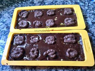 TURRÓN DE CHOCOLATE CON NUECES  EN THERMOMIX Y TRADICIONAL
