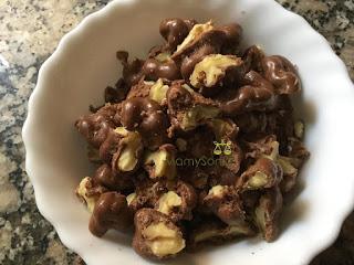 TURRÓN DE CHOCOLATE CON NUECES  EN THERMOMIX Y TRADICIONAL