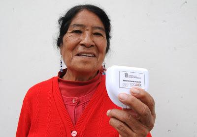 ENTREGA VOLUNTARIADO DEL ISEM PRÓTESIS A PACIENTES PARA MEJORAR SU CALIDAD DE VIDA