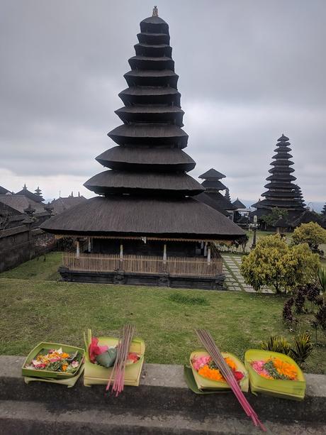 Ofrendas en Besakih :  The biggest temple in Bali located at Slope of Mount Agung