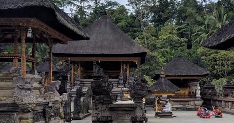 Tampak Siring : The holy Spring Temple