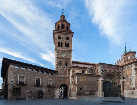La catedral de Santa María de Teruel. Si encuentras la gasolina mas barata de España debes visitarla.