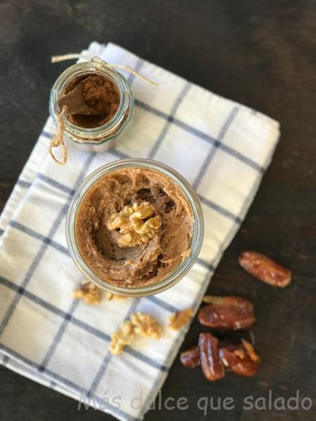 Crema de dátiles, nueces y canela. Crema de dátiles, nueces y canela.