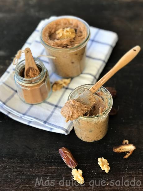 Crema de dátiles, nueces y canela. Crema de dátiles, nueces y canela.
