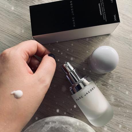 MARC JACOBS UNDER(COVER) PRIMER marc-jacobs-undercover-coconut-face-primer-bimbaysuscosas.com.jpg