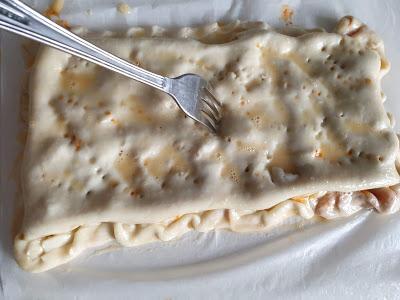 EMPANADA DE SOBRASADA, QUESO Y MIEL