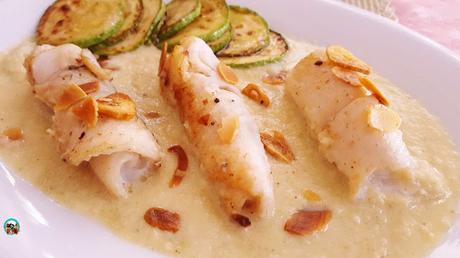 Filetes de gallo con champiñones y guisantes Filetes de gallo con champiñones y guisantes