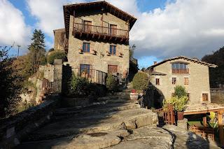 Casas rurales de Rupit Conoce Rupit, pueblo considerado como uno de los más bonitos de España