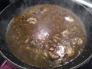 FIDEUÁ  CON JIBIA, SU TINTA Y SU MELSA CON MARISCOS