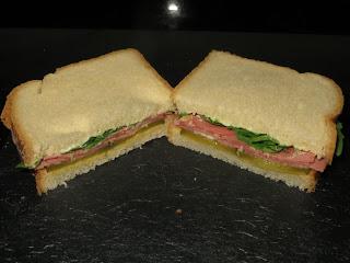 SÁNDWICH DE PASTRAMI