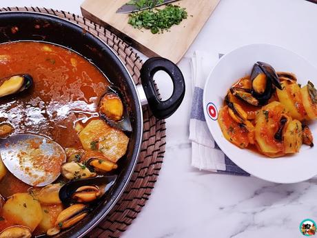 Mejillones con papas y azafrán
