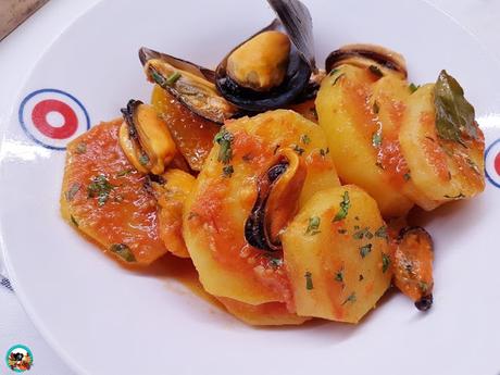 Mejillones con papas y azafrán