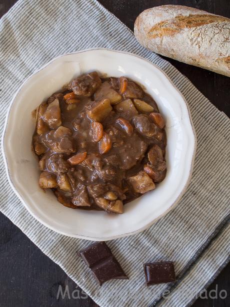 Estofado de ternera con oporto y chocolate. Receta con y sin Crock-Pot Estofado de ternera con oporto y chocolate. Receta con y sin Crock-Pot