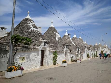Trullos en Alberobello. Puglia. Italia