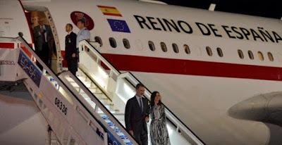 Los reyes de España visitan Cuba.
