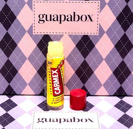 guapabox-noviembre-invita-renovar-productos-beauty carmex-strawberry