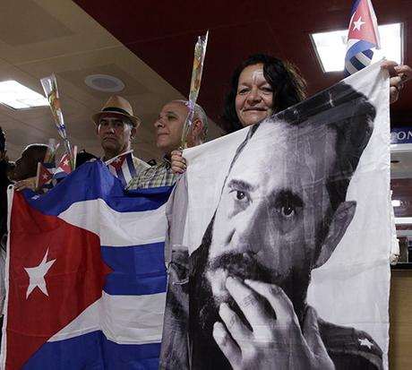 Segundo grupo de colaboradores cubanos llega a La Habana procedentes de Bolivia