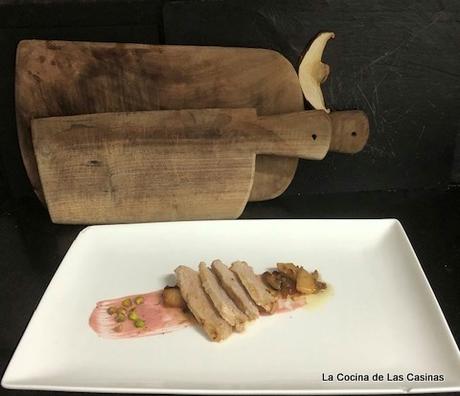 Tataki de Secreto de Cerdo Selecta con Setas y Pesto de Frambuesa Tataki de Secreto de Cerdo Selecta con Setas y Pesto de Frambuesa