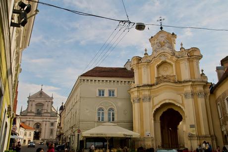 CRÓNICAS BÁLTICAS: VILNIUS, AL OTRO LADO DEL RÍO