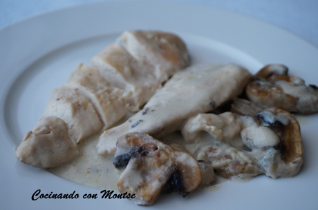 Pechugas de pollo con champiñones Pechugas de pollo con champiñones