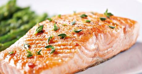 pescado-graso-como-el-salmon-reduce-el-colesterol-y-mejora-nuestra-salud-de-forma-natural
