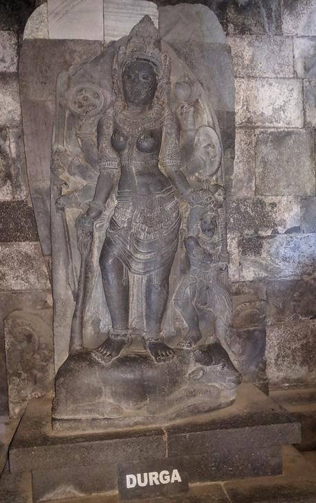Durga en templos de Prambanan