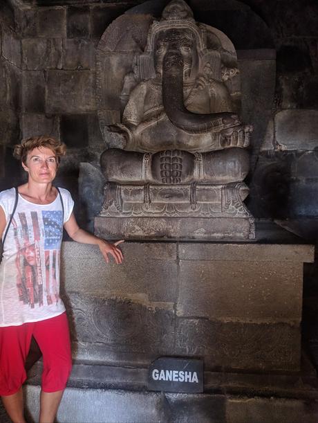 Estatua de Ganesha en templos de Prambanan