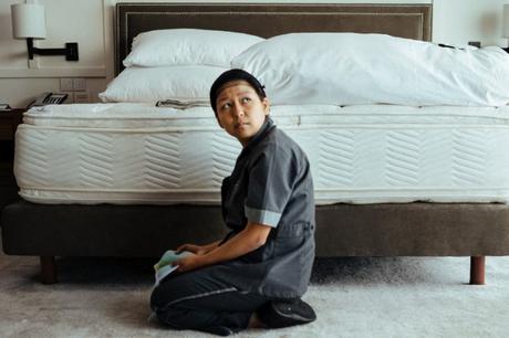 La camarista, una mirada al espejo cotidiano