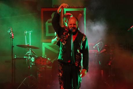 El Niño de Elche, ni chicha, ni limoná, sino todo lo demás El Niño de Elche, ni chicha, ni limoná, sino todo lo demás