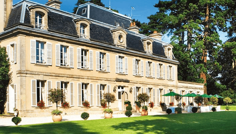 Chateau La Chenevière hotel