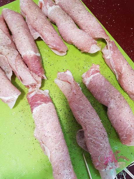 ROLLITOS DE LOMO CON JAMON Y PIÑA EN SALSA BARBACOA. ROLLITOS DE LOMO CON JAMON Y PIÑA EN SALSA BARBACOA.