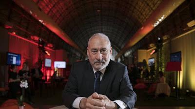 Joseph Stiglitz, premio Nobel de Ciencias Económicas: “Subir el salario mínimo no daña al empleo”.