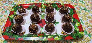 TRUFAS DE BIZCOCHO Y CREMA DE CACAO CUBIERTAS EN THERMOMIX Y TRADICIONAL TRUFAS DE BIZCOCHO Y CREMA DE CACAO CUBIERTAS EN THERMOMIX Y TRADICIONAL