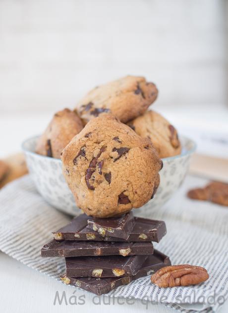 Galletas con chocolate negro y naranja