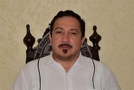 Charlie Valentino Leon Flores Vera, de profesion: lameculos