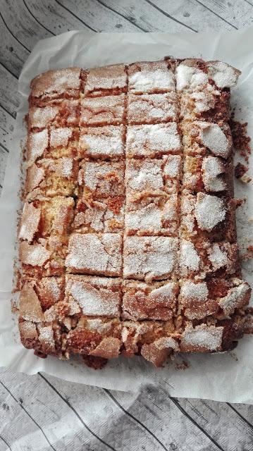 Bizcocho de Leche Caliente y Avellanas