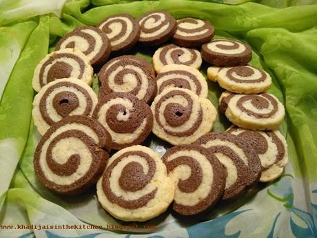 BISCUITS SPIRALES AU CITRON / LEMON PINWHEEL COOKIES / GALLETAS ESPIRAL DE LIMÓN / بيسكويت حلزوني بالليمون BISCUITS SPIRALES AU CITRON / LEMON PINWHEEL COOKIES / GALLETAS ESPIRAL DE LIMÓN / بيسكويت حلزوني بالليمون