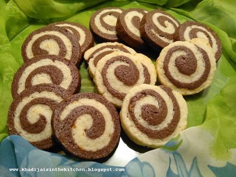 BISCUITS SPIRALES AU CITRON / LEMON PINWHEEL COOKIES / GALLETAS ESPIRAL DE LIMÓN / بيسكويت حلزوني بالليمون