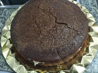 TARTA RELLENA Y CUBIERTA DE COBERTURA DE CHOCOLATE BLANCO EN THERMOMIX Y TRADICIONAL