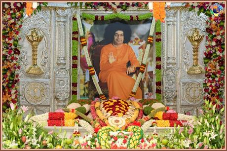 FELIZ 94 CUMPLEAÑOS BHAGAVAN SRI SATHYA SAI BABA