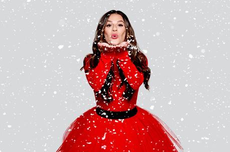 LEA MICHELE LE DA LA BIENVENIDA A LA TEMPORADA DE NAVIDAD