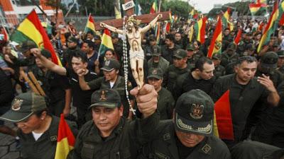 El chapucero golpe de Estado boliviano, con la Biblia y la espada. (Notas para entender la crisis política y social del país) El chapucero golpe de Estado boliviano, con la Biblia y la espada. (Notas para entender la crisis política y social del país)