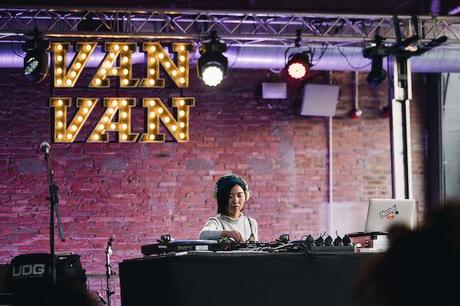 van van market dj set